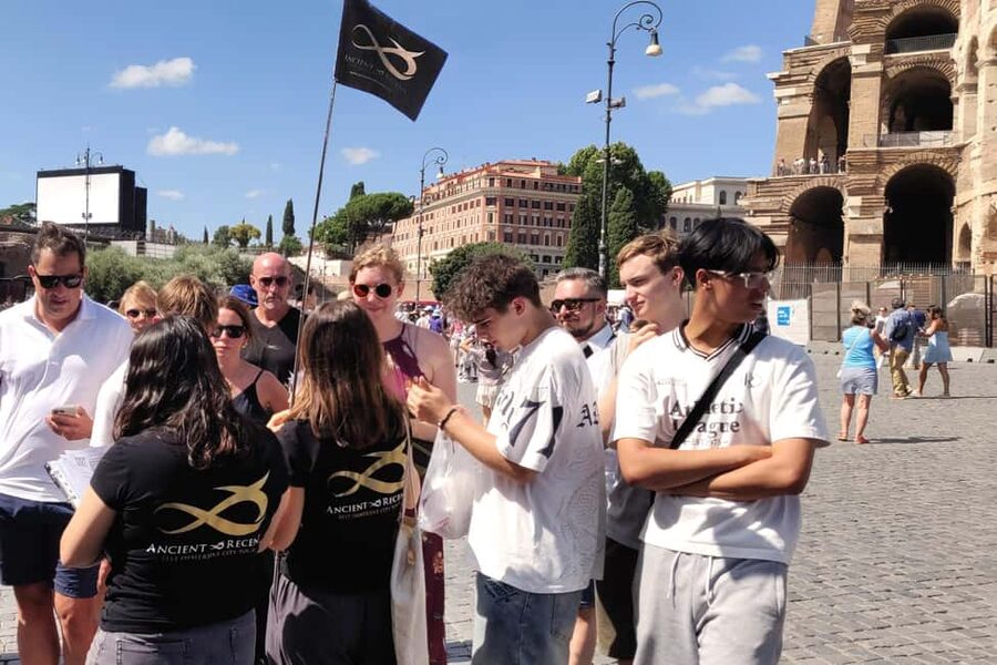 Rome: Colosseum Access and Self-Guided Virtual Reality Tour - Families, children, and accessibility