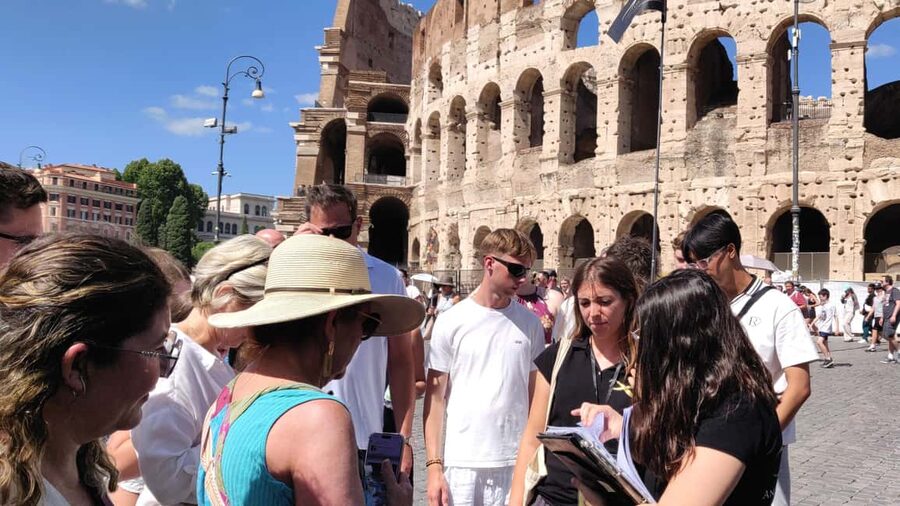 Rome: Colosseum Express Entry with Audio Guide App - Climbing Palatine Hill for Rome’s oldest view