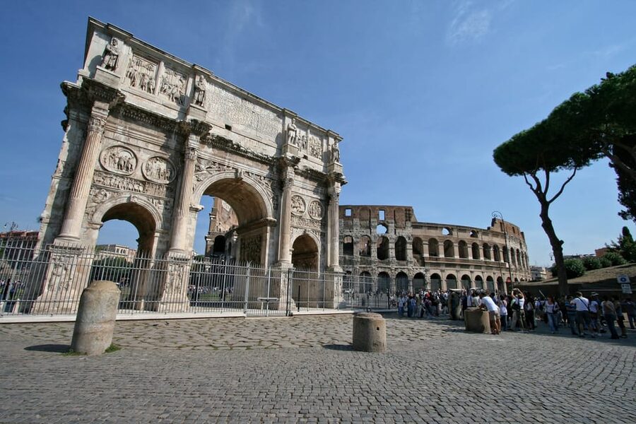 Rome: Colosseum Express Tour and Roman Forum Access - Entering the Roman Forum on your own