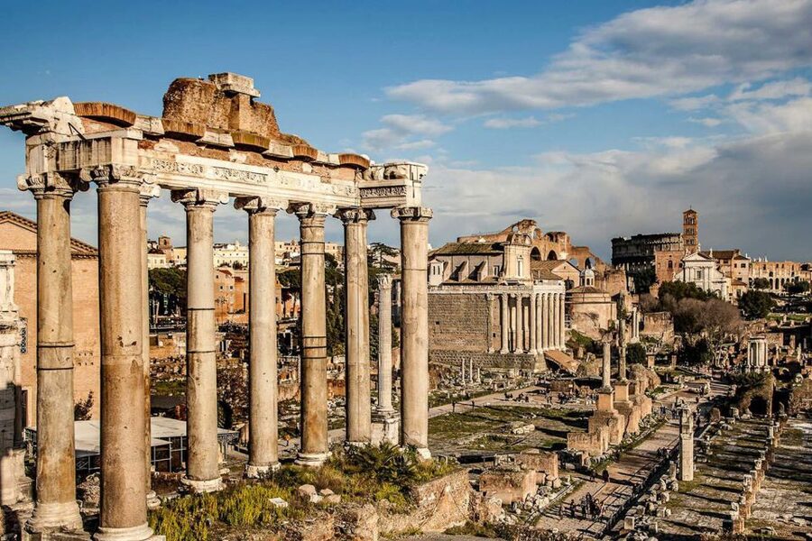 Rome: Colosseum & Forum Small Group Tour with Palatine Hill - Making sense of the Roman Forum