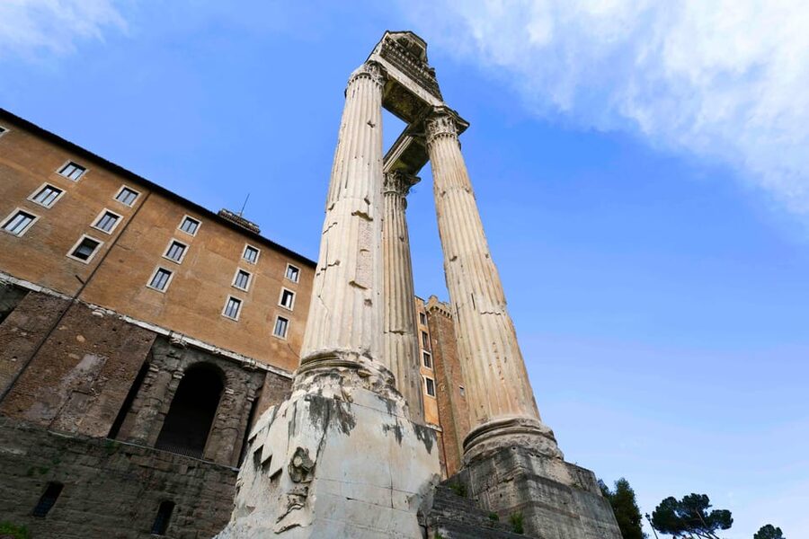 Rome: Colosseum & Forum with Audio Guide App -Optional Arena - Using the POP Guide audio app