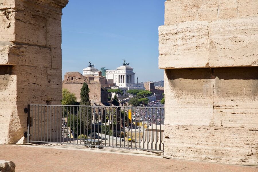 Rome: Colosseum Gladiator's Arena and Roman Forum Tour - Who should book this Colosseum experience?