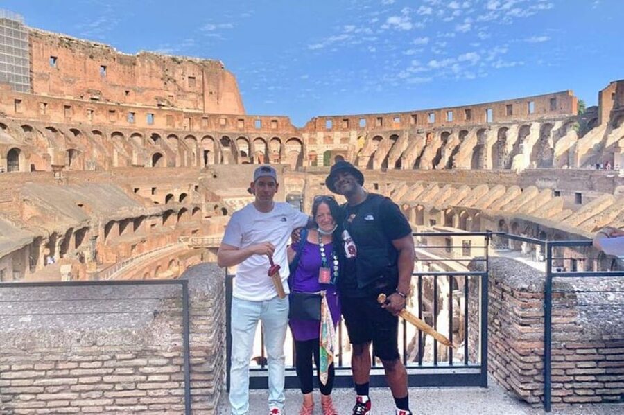 Rome: Colosseum Guided Tour with Forum Entry Experience - Meeting the guide and getting through security