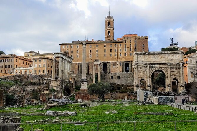 Rome: Colosseum Guided Tour with Roman Forum and Palatine hill - The guides make the biggest difference