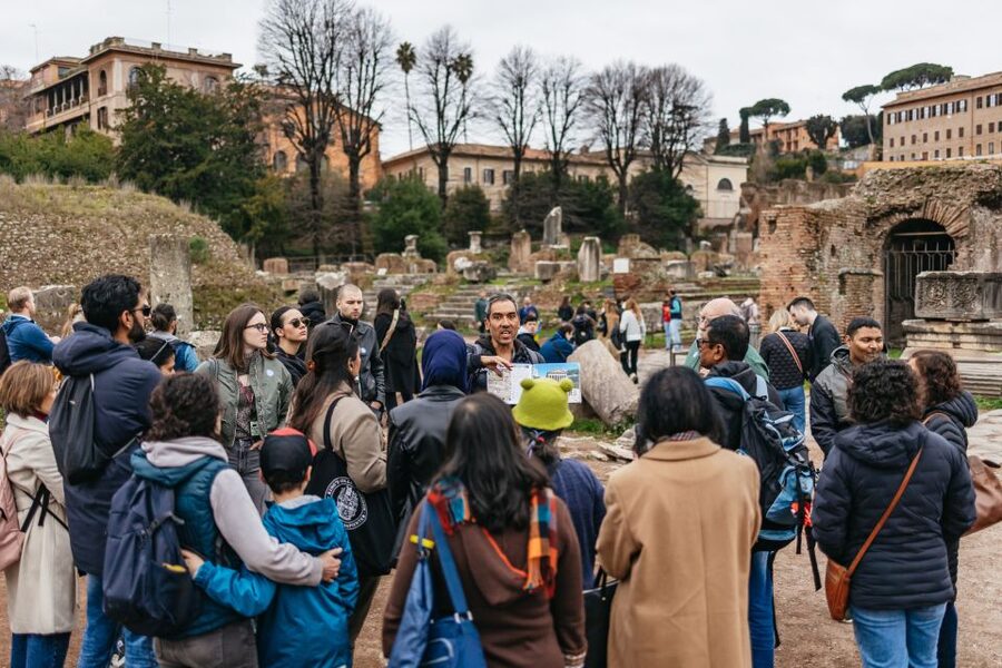 Rome: Colosseum, Palatine Hill & Roman Forum Guided Tour - Palatine Hill and the imperial view