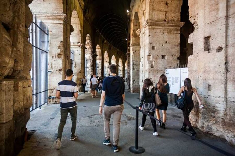 Rome: Colosseum, Palatine & Roman Forum Tour w/Entry Ticket - The pace, group feel, and family fit