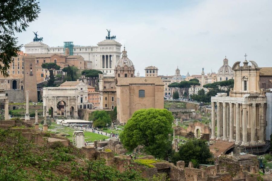 Rome: Colosseum, Roman Forum and Palatine Hill Group Tour - Guided Tour or Smartphone Audio Tour?