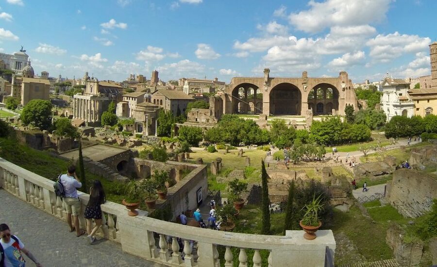 Rome: Colosseum, Roman Forum, and Palatine Hill Tour - Practical details that can save your morning