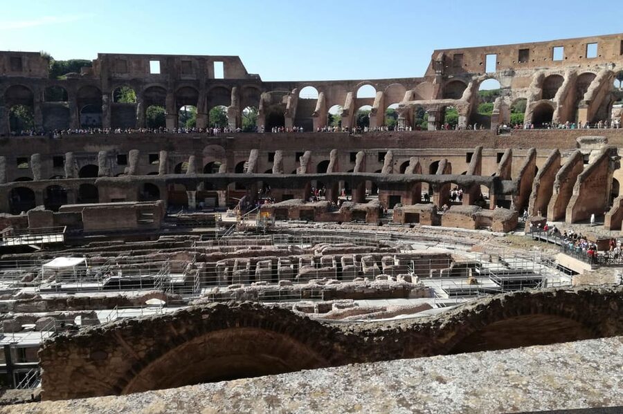 Rome: Colosseum, Roman Forum & Palatine Hill Tour - Guide quality and language choices