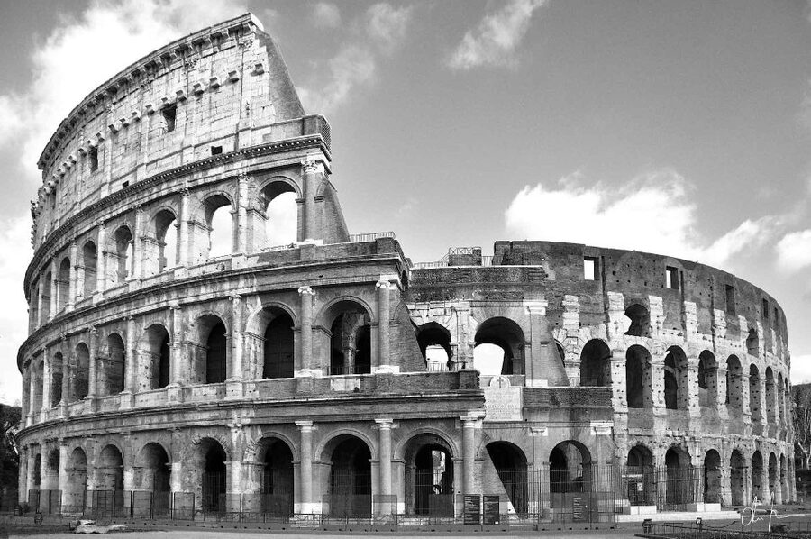Rome: Colosseum, Roman Forum & Trajan's Market Exterior Tour - Who should book this outdoor tour?