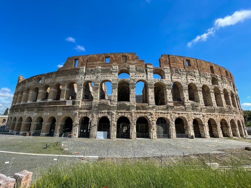 Rome: Colosseum Tour with Access to the Gladiator Arena - What happens during the one-hour Colosseum visit