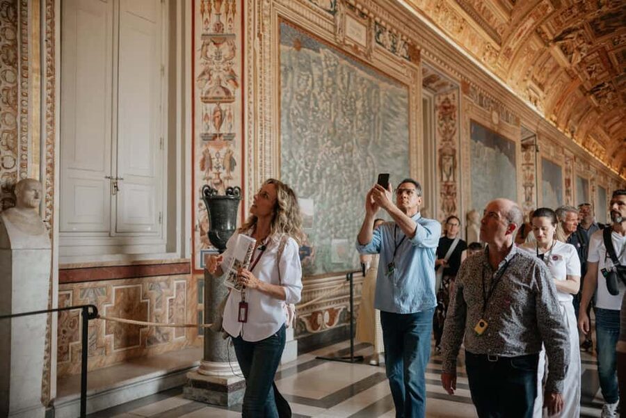 Rome: Colosseum, Vatican Museums & Historic Center in a Day - Starting in Piazza Navona