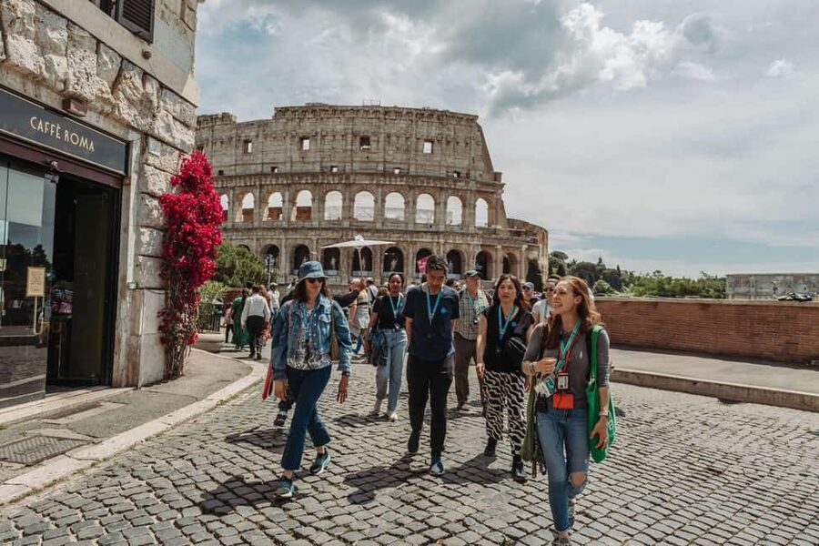 Rome: Colosseum, Vatican Museums & Historic Center in a Day - Trevi Fountain and Piazza Venezia