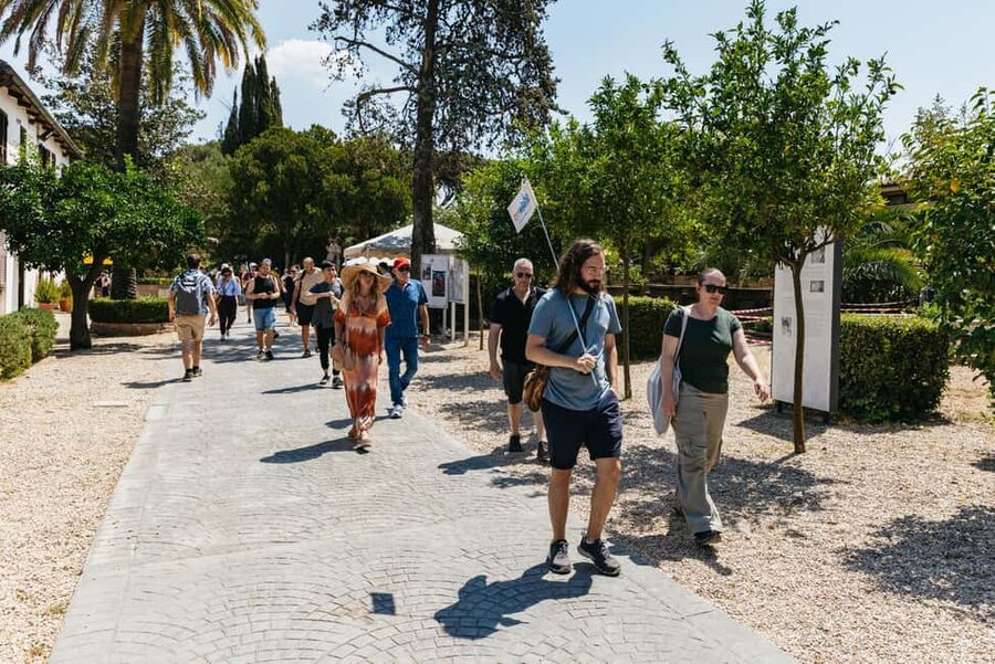 Rome: Crypts and Catacombs Underground Tour with Transfers - How the guides shape the experience