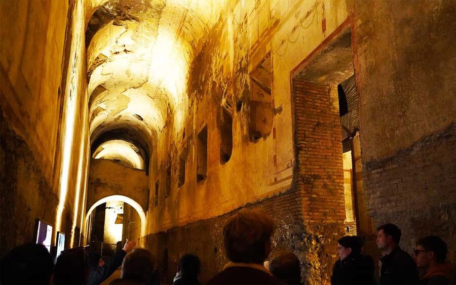 Rome: Domus Aurea Tour with Virtual Reality Experience - Walking through the east and west wings