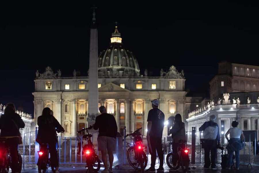 Rome: E-Bike Night Tour with Food and Wine Tasting - Capitoline Hill and the Roman Forum panorama