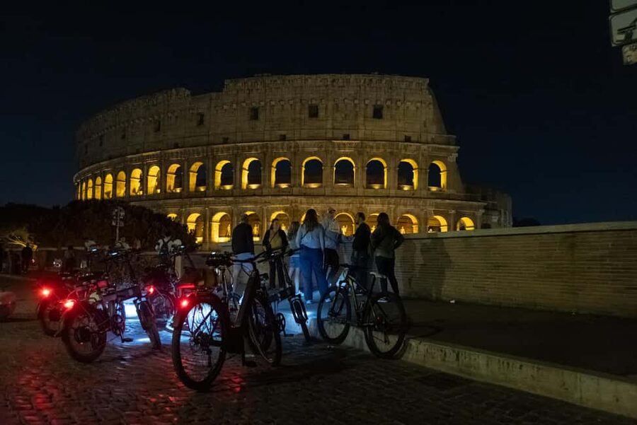 Rome: E-Bike Night Tour with Food and Wine Tasting - Starting at Santa Maria Maggiore