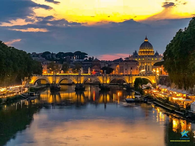 Rome: E-Bike Sunset Tour with Pizza Option - Piazza Venezia and the city’s grand center