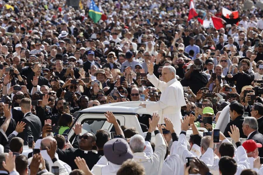 Rome: Escorted Papal Audience Experience with Entry Ticket - St. Peter’s Square and Bernini’s colonnades