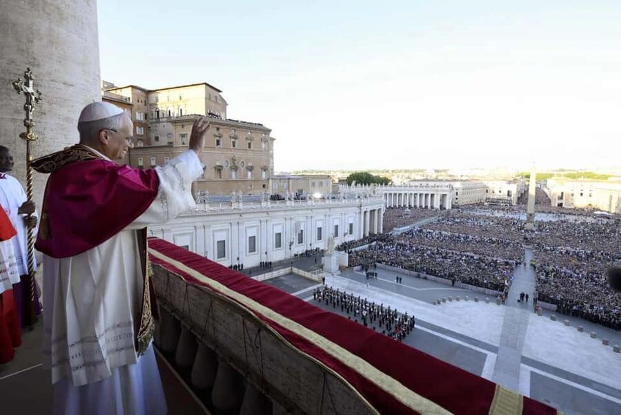 Rome: Escorted Papal Audience Experience with Entry Ticket - Meeting at The Rock Shop