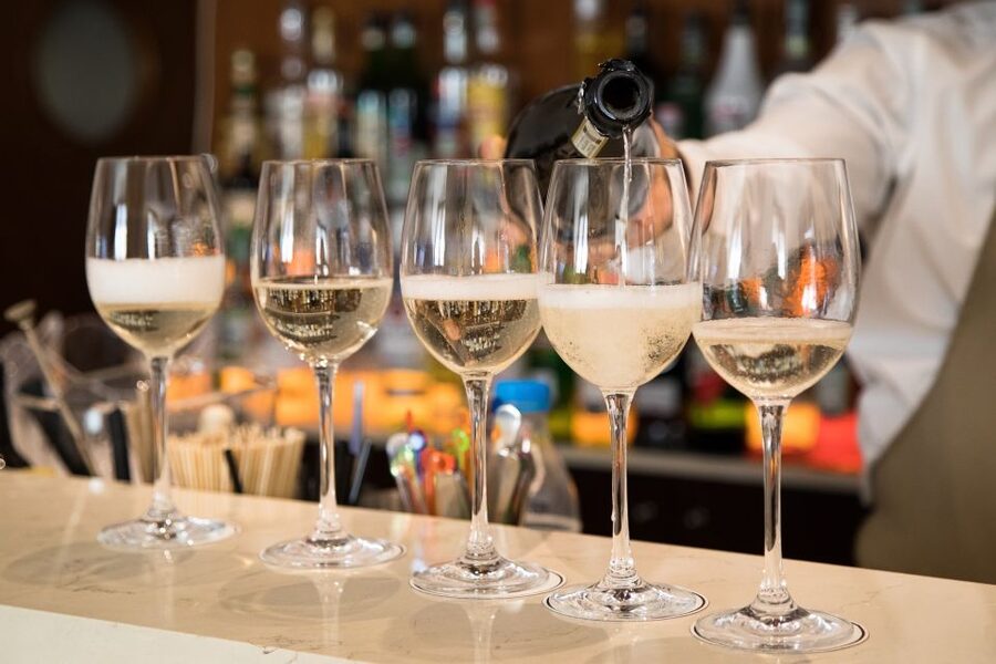 Rome: Evening Golf Cart Tour with Aperitivo - Three hours, traffic, weather, and pacing