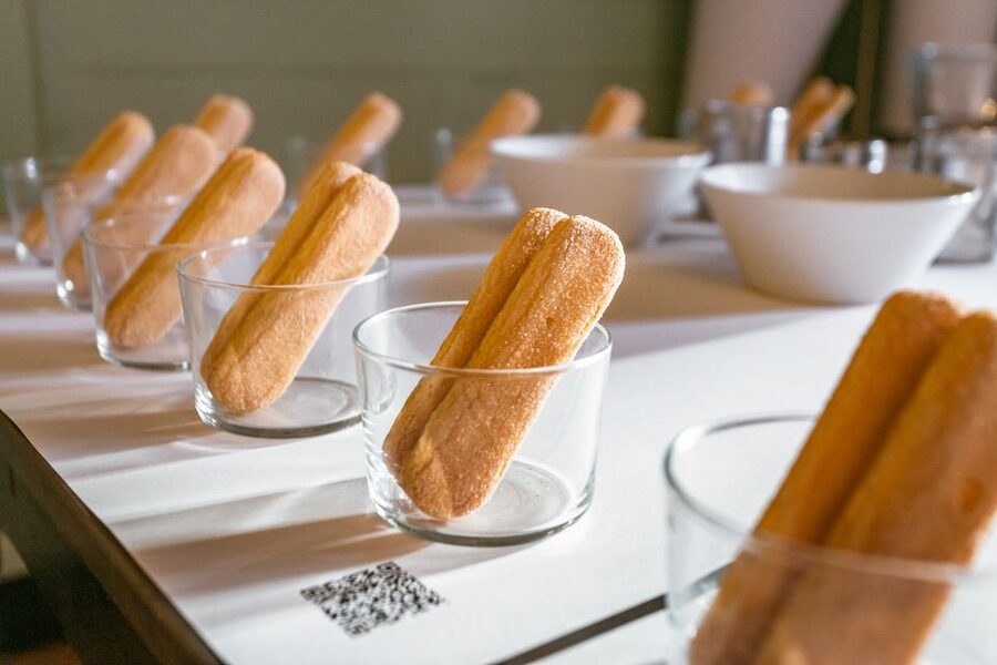 Rome: Fettuccine and Tiramisu Cooking Class with Wine - Choosing between three Roman-style sauces