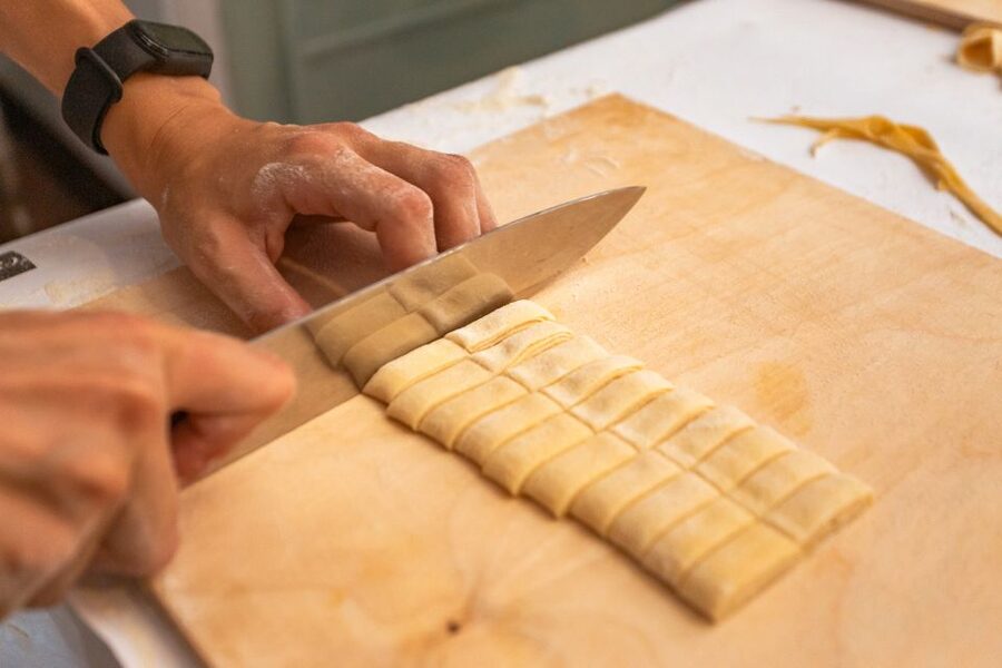 Rome: Fettuccine and Tiramisu Cooking Class with Wine - Who should book this cooking class?