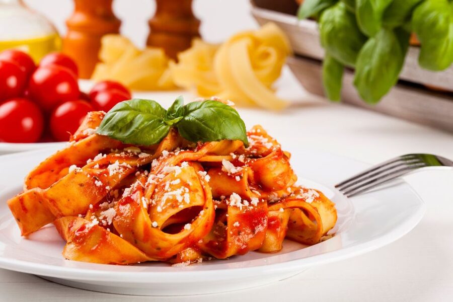Rome: Fettuccine Pasta Cooking Class in Rome's City Center - What the restaurant setting adds