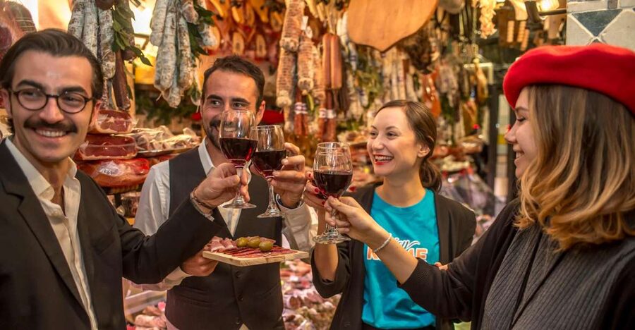 Rome: Food Tour and Wine Tasting in a Traditional Trattoria - A Roman supper that begins in the street
