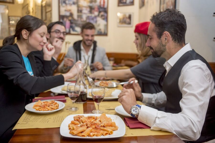 Rome: Food Tour and Wine Tasting in a Traditional Trattoria - How the guides shape the evening