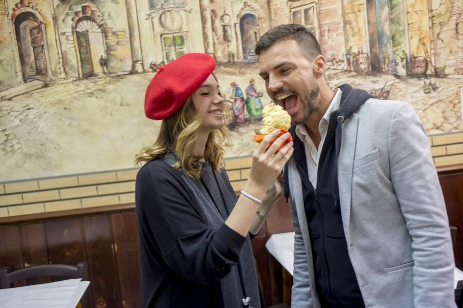 Rome: Food Tour and Wine Tasting in a Traditional Trattoria - Campo de’ Fiori and the first ham and cheese tasting