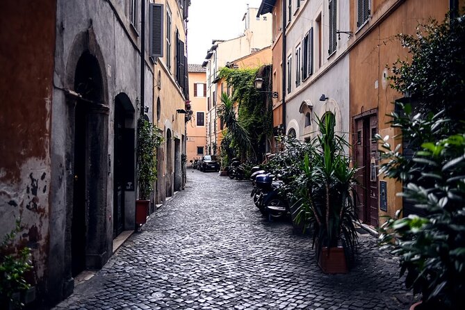 Rome Food Tour in the Historic Centre with 8+ Food Tastings - Two Roman pastas make this the main meal