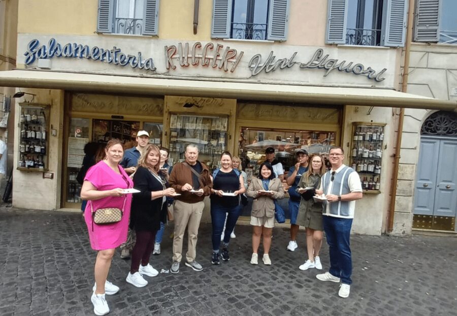 Rome: Food & Wine Tour of Campo de Fiori, Ghetto, Trastevere - Trastevere: pasta, local shops, and gelato