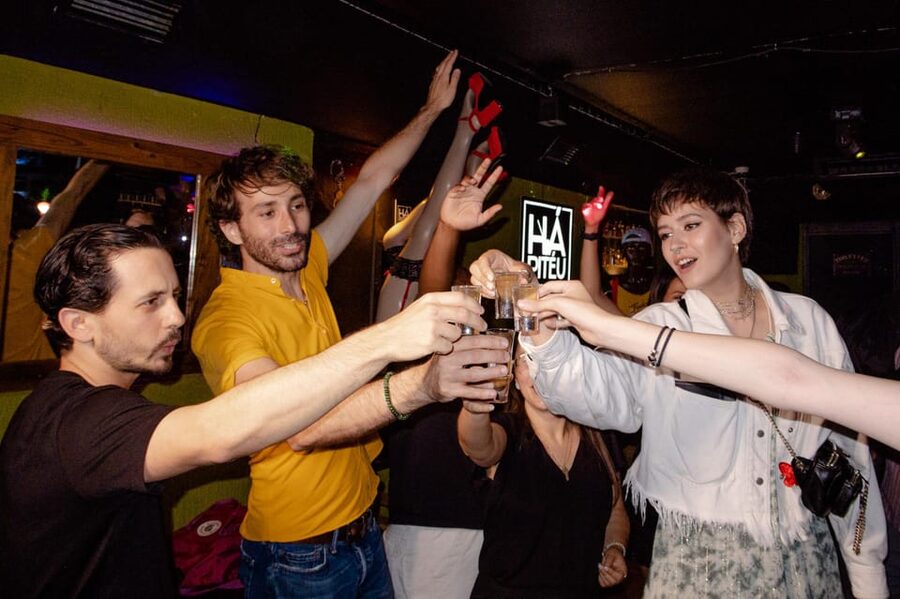 Rome: Forbidden History Walking Tour & Pub Crawl with Drinks - What to wear and how to prepare