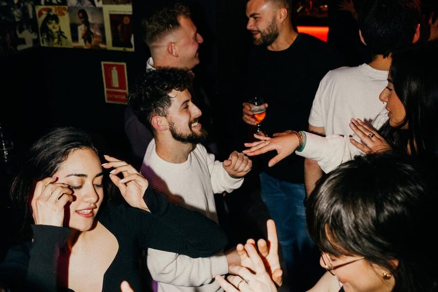 Rome: Forbidden History Walking Tour & Pub Crawl with Drinks - The guides are the heart of the experience