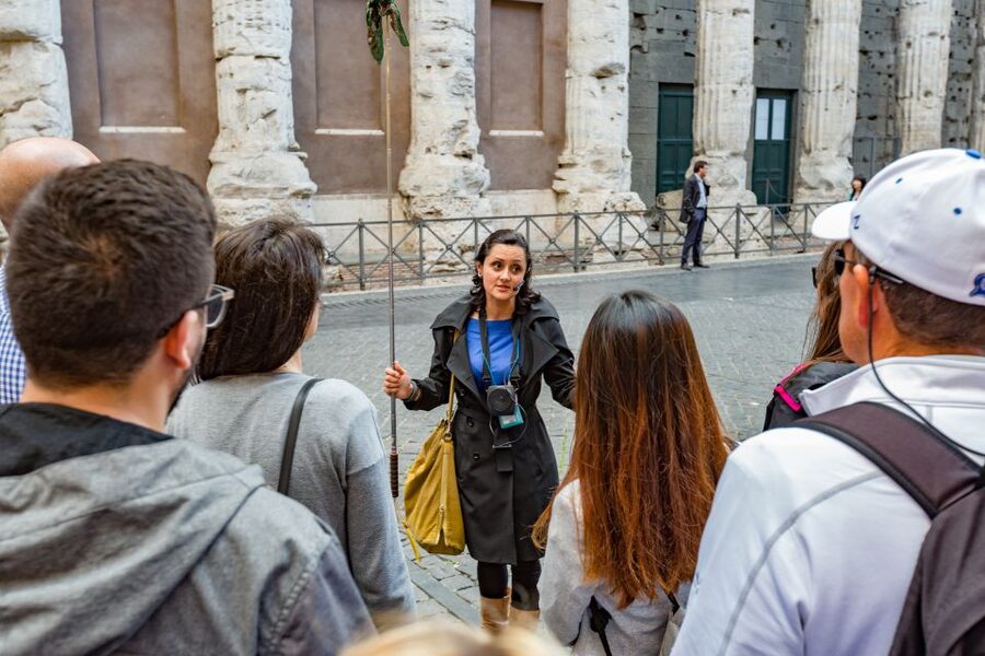 Rome: Fountains and Squares Small-Group Walking Tour - What the guides add to the experience