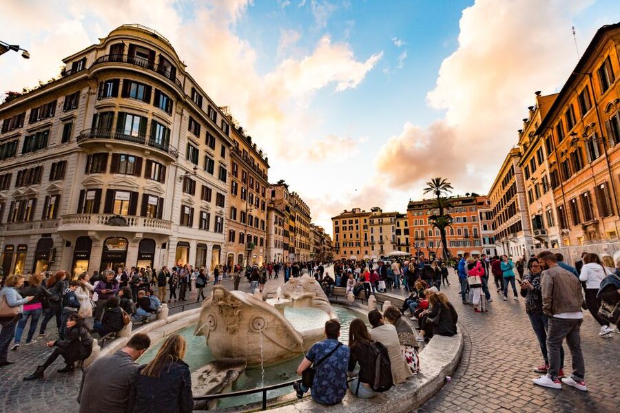 Rome: Fountains and Squares Small-Group Walking Tour - Bernini’s sinking boat at Piazza di Spagna