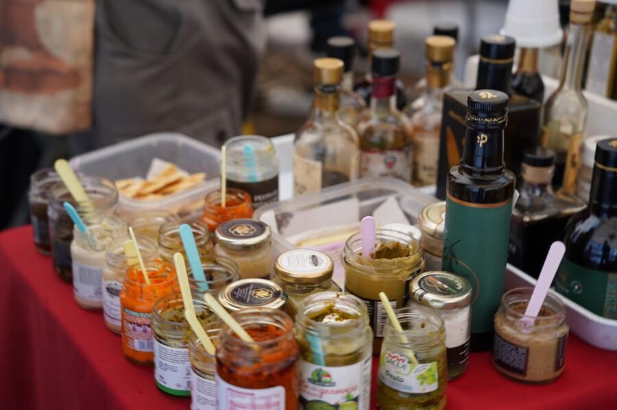 Rome: Guided City Food Tour by Vespa and Tastings - Who will get the most from this tour