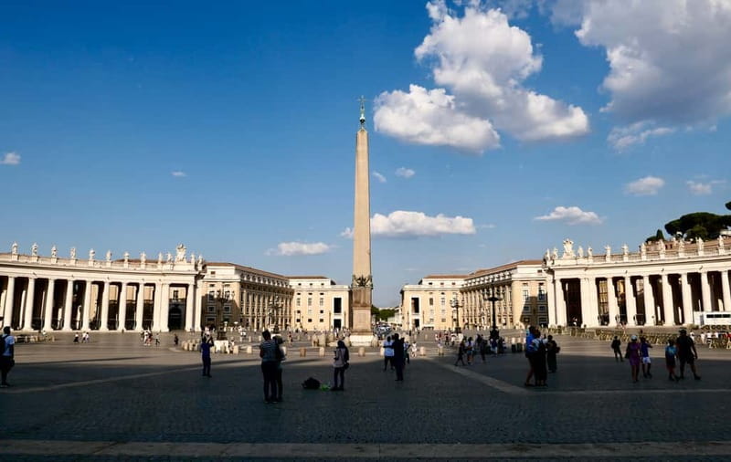 Rome: Guided Tour of St. Peter's Basilica, Grottoes & Square - Timing, clothing, bags, and access