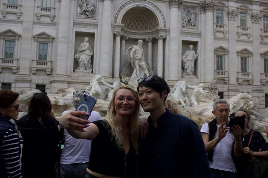 Rome: Guided Walking Tour in English or Spanish - How much walking is involved?