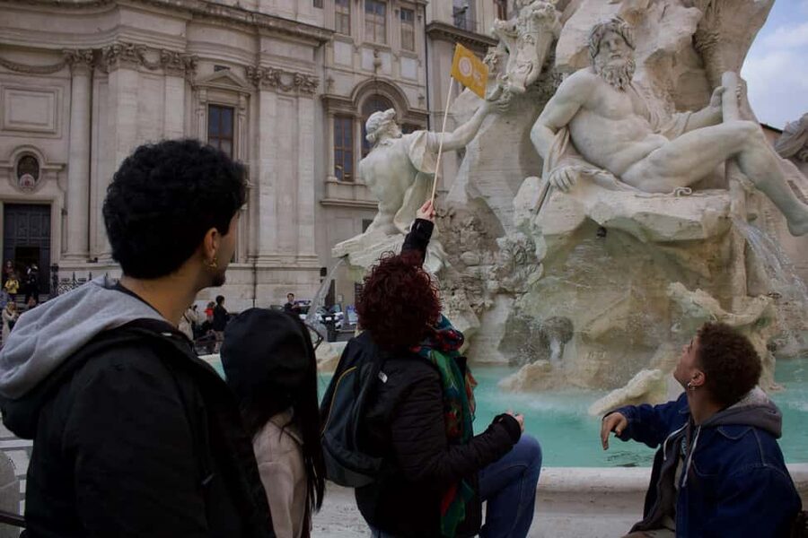 Rome: Guided Walking Tour in English or Spanish - The guides shape the experience