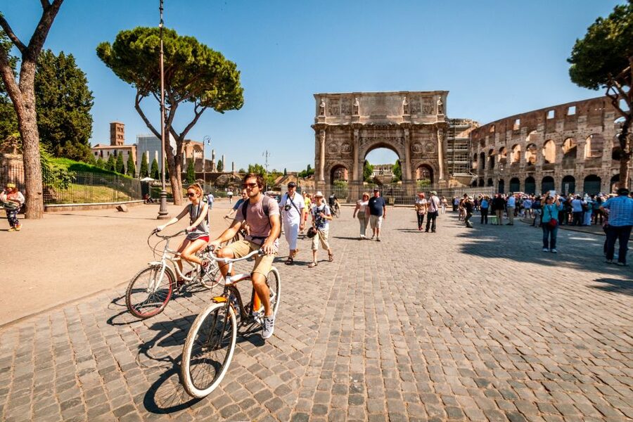 Rome: Highlights Bike Tour - Trevi Fountain and the monuments around Piazza Venezia