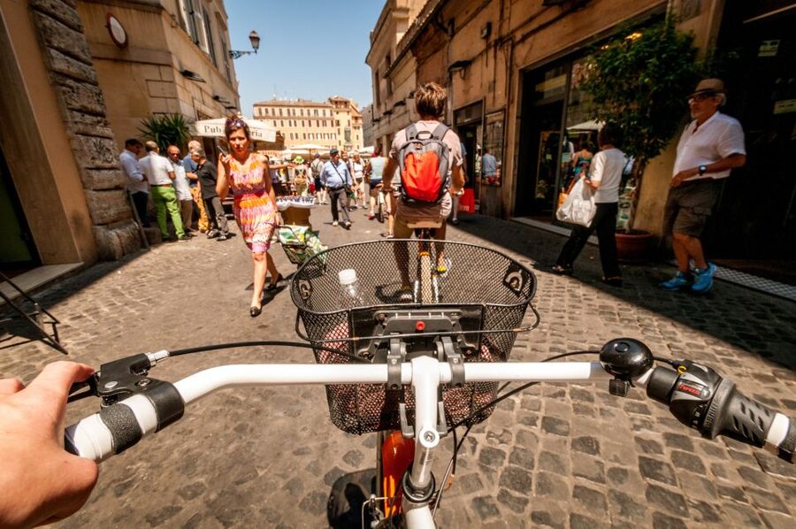 Rome: Highlights Bike Tour - What the guides add to the ride