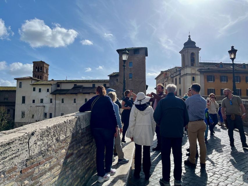 Rome: Jewish Ghetto and Trastevere Tour - Portico d’Ottavia and the entrance to the Ghetto