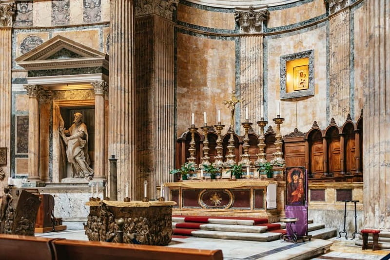 Rome: Pantheon Fast-Track Ticket and Official Audio Guide - Entering through the fast-track line