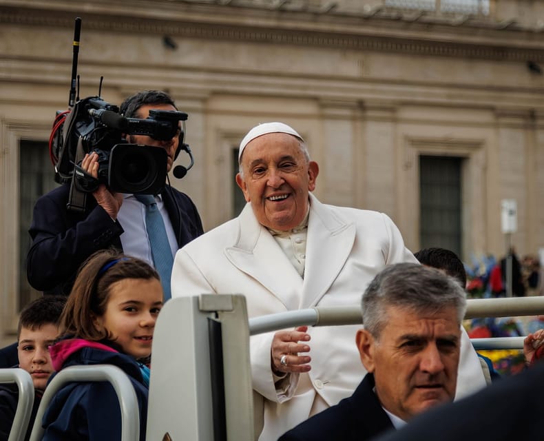 Rome: Papal Audience Tour With Reserved Access - Security and the walk into Saint Peter’s Square