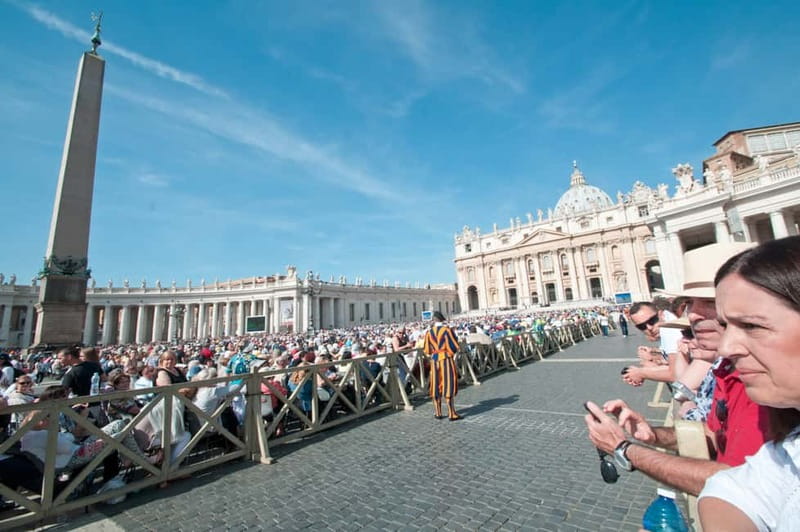 Rome: Papal Audience with Pope Leo XIV & Expert Guide - Finding a good spot in St. Peter’s Square