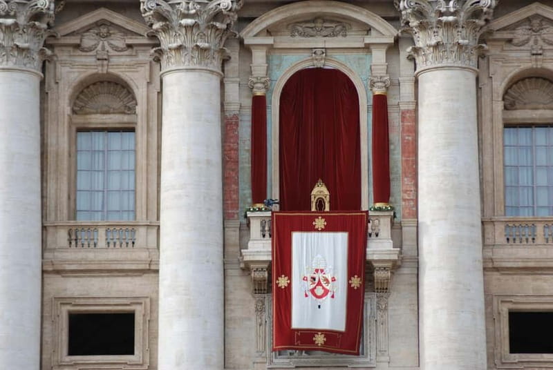 Rome: Papal Audience with Pope Leo XIV & Expert Guide - The prayers, hymns, and multilingual blessings
