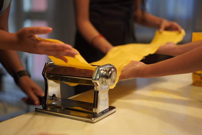 Rome Pasta Making Class with Italian Sauces and Wine Included - Private classes and dietary restrictions