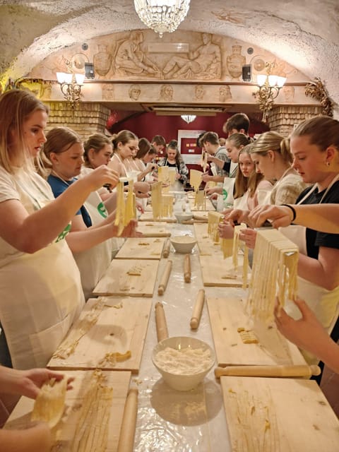 Rome: Pasta & Tiramisu Cooking Class near the Spanish Steps - Key points at a glance